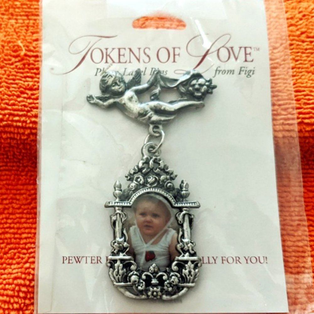 Vintage/Rare Pewter Pin - NEW - Stunning Detail